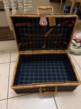 Luncheon basket Brand new with tag